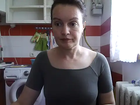 LoveNBloom online show from 07-18-26, 04:55