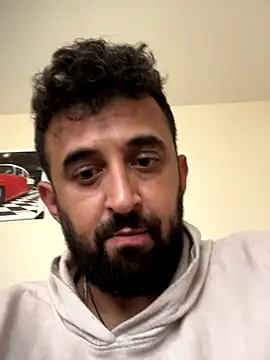 Snapshot of Ca414 chatting on 11-08-25, 12:38 Ca414 online show from 11-08-25, 12:38