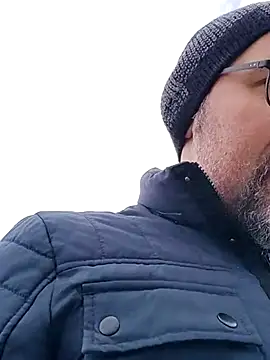 Snapshot of BuckWessle chatting on 02-21-25, 11:55 BuckWessle online show from 02-21-25, 11:55