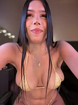 Snapshot of JanyLunaa chatting on 01-02-25, 01:06 JanyLunaa online show from 01-02-25, 01:06