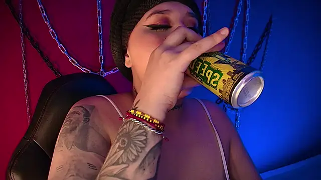 Laura takint online show from 12-31-24, 04:46