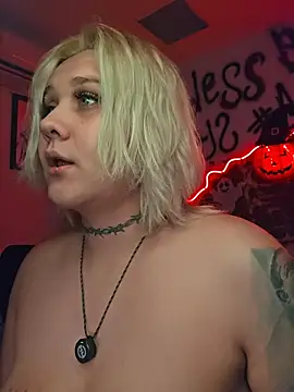 Laura takint online show from 10-19-25, 04:35