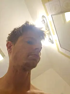 Snapshot of MikesR71 chatting on 11-18-25, 04:44 MikesR71 online show from 11-18-25, 04:44