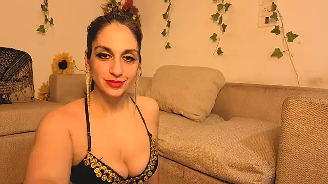 Snapshot of Bellydancerhot chatting on 07-16-26, 06:30 Bellydancerhot online show from 07-16-26, 06:30