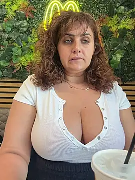 Snapshot of AnneKane chatting on 06-01-26, 10:06 AnneKane online show from 06-01-26, 10:06
