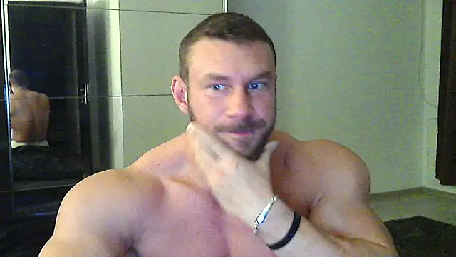 muscularkevin online show from 11-17-25, 04:18