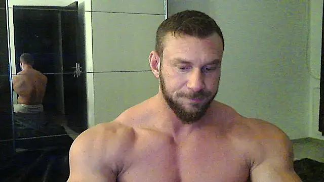 muscularkevin online show from 11-18-25, 04:39