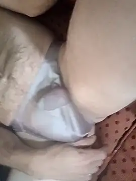 Snapshot of begood4daddy2day chatting on 12-13-25, 08:14 begood4daddy2day online show from 12-13-25, 08:14