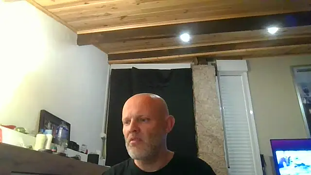 Snapshot of davigochi77bcn chatting on 11-06-25, 07:04 davigochi77bcn online show from 11-06-25, 07:04