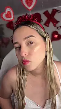 Snapshot of Irisweet_ chatting on 02-13-26, 04:30 Irisweet online show from 02-13-26, 04:30