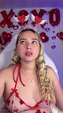 Snapshot of Irisweet_ chatting on 02-14-26, 07:21 Irisweet online show from 02-14-26, 07:21