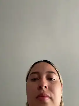 Snapshot of Irisweet_ chatting on 02-26-26, 02:05 Irisweet online show from 02-26-26, 02:05