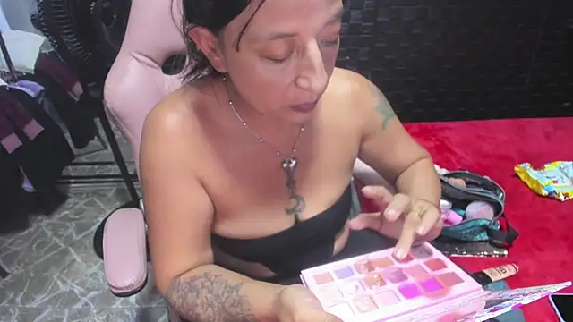 Snapshot of mature_sexi40 chatting on 06-25-26, 11:48 mature sexi40 online show from 06-25-26, 11:48