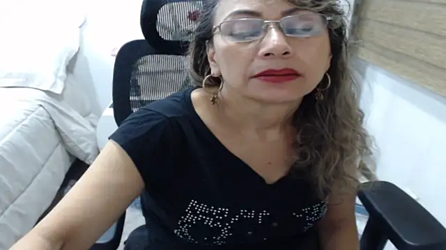 Snapshot of jesy_hot chatting on 05-15-26, 01:56 jesy hot online show from 05-15-26, 01:56