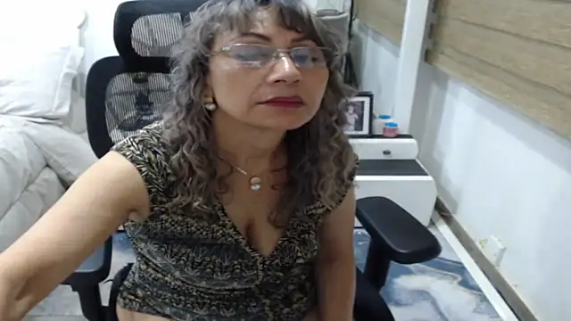 Snapshot of jesy_hot chatting on 05-18-26, 02:07 jesy hot online show from 05-18-26, 02:07