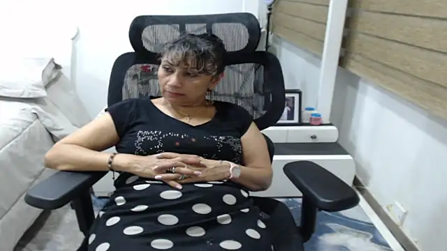 Snapshot of jesy_hot chatting on 06-03-26, 11:54 jesy hot online show from 06-03-26, 11:54