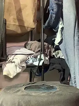 Snapshot of raphadoors19 chatting on 12-21-25, 12:01 raphadoors19 online show from 12-21-25, 12:01