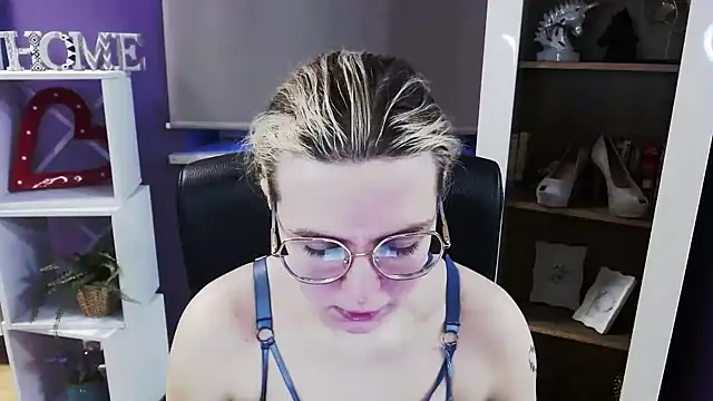 Zoey Erotic online show from 03-12-26, 05:24