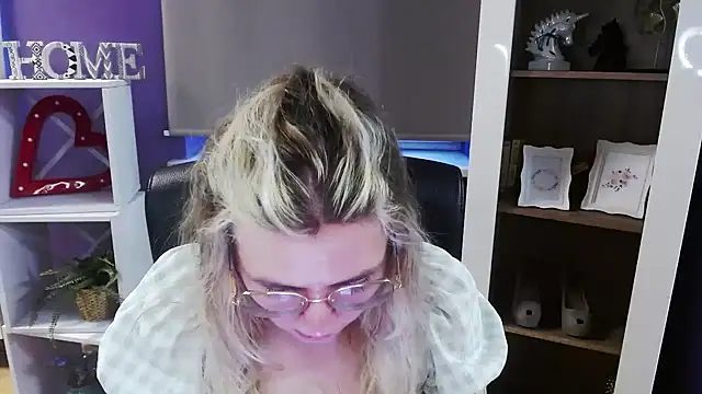 Zoey Erotic online show from 03-16-26, 05:44