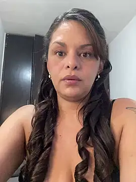 Snapshot of Kataliina chatting on 01-25-25, 01:54 Kataliina online show from 01-25-25, 01:54