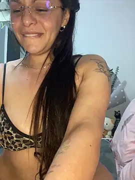 Snapshot of Kataliina chatting on 03-18-25, 05:52 Kataliina online show from 03-18-25, 05:52