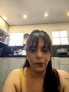 Snapshot of Kataliina chatting on 09-08-25, 09:36 Kataliina online show from 09-08-25, 09:36