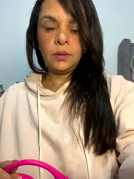 Snapshot of Kataliina chatting on 10-08-25, 04:10 Kataliina online show from 10-08-25, 04:10