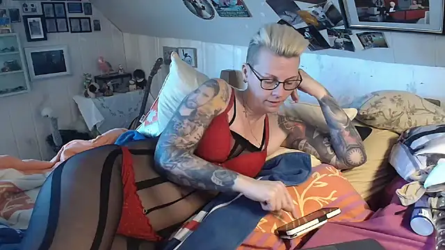 MaryG online show from 03-03-25, 02:04