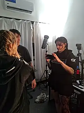 Elnonoykeila77 online show from 09-17-25, 11:39