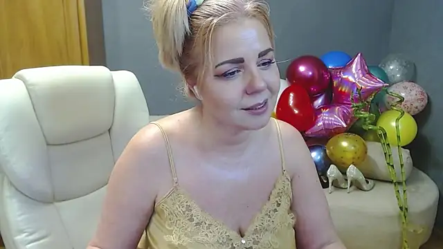 Cute sun online show from 12-22-24, 11:41