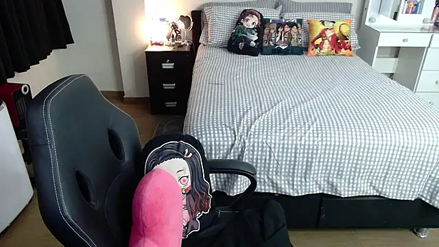 kittykat18x online show from 12-13-24, 04:22