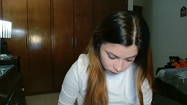 Snapshot of 3littleschoolteens chatting on 03-20-25, 04:40 3littleschoolteens online show from 03-20-25, 04:40