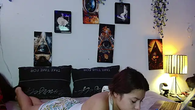 Snapshot of 3littleschoolteens chatting on 09-17-25, 03:46 3littleschoolteens online show from 09-17-25, 03:46