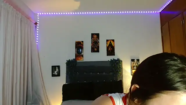 3littleschoolteens online show from 11-18-25, 05:45