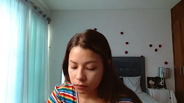 Snapshot of 3littleschoolteens chatting on 05-11-26, 05:54 3littleschoolteens online show from 05-11-26, 05:54