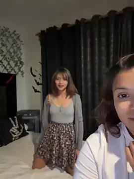 Snapshot of 3littleschoolteens chatting on 06-18-26, 08:36 3littleschoolteens online show from 06-18-26, 08:36
