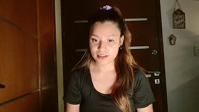 Snapshot of 3littleschoolteens chatting on 07-09-26, 06:45 3littleschoolteens online show from 07-09-26, 06:45