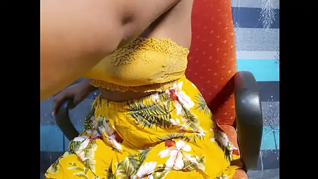 Snapshot of Savithri9 chatting on 07-01-26, 12:45 Savithri9 online show from 07-01-26, 12:45