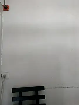 Snapshot of PrivCamZone chatting on 09-29-25, 06:13 PrivCamZone online show from 09-29-25, 06:13