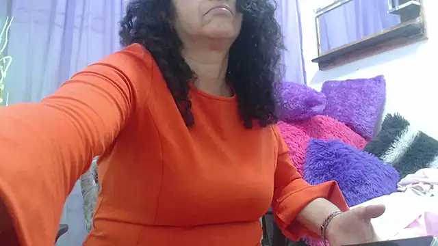 Snapshot of heyline_milf chatting on 10-07-25, 01:03 heyline milf online show from 10-07-25, 01:03