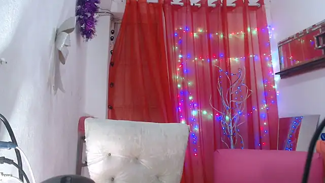 Snapshot of heyline_milf chatting on 06-25-26, 05:28 heyline milf online show from 06-25-26, 05:28
