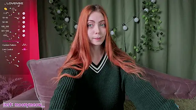 Snapshot of lika_lil chatting on 02-13-25, 04:43 lika lil online show from 02-13-25, 04:43