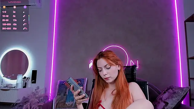 Snapshot of lika_lil chatting on 09-30-25, 07:24 lika lil online show from 09-30-25, 07:24