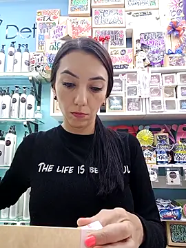 LunaZambrano online show from 10-28-25, 05:48