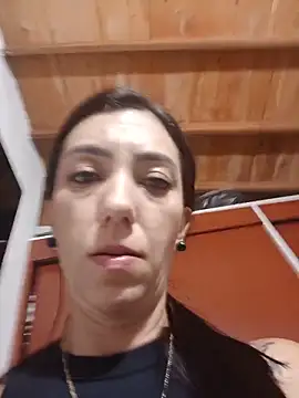 Snapshot of LunaZambrano chatting on 05-27-26, 02:52 LunaZambrano online show from 05-27-26, 02:52