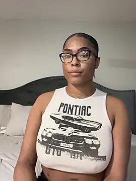 CandyLuxxxx online show from 03-19-25, 06:57