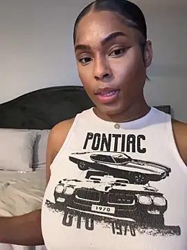 CandyLuxxxx online show from 03-19-25, 10:00