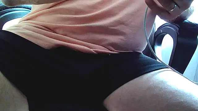 Snapshot of scorvierge@xh chatting on 05-13-26, 10:56 scorviergexh online show from 05-13-26, 10:56