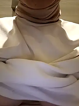 Snapshot of sutgibihatun chatting on 11-17-25, 08:20 sutgibihatun online show from 11-17-25, 08:20