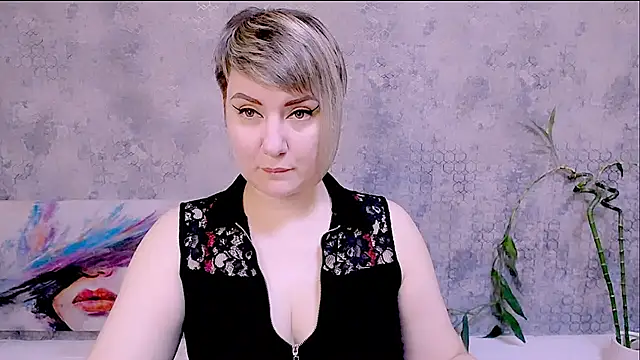 Djullia online show from 11-17-25, 06:19